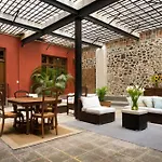 Historic Suite W Balconies To Cathedral & Rooftop Casa Sauto 5